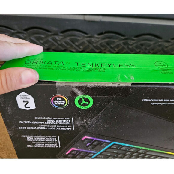 Razer Ornata V3 TKL Gaming Keyboard for PC - Picture 11 of 16